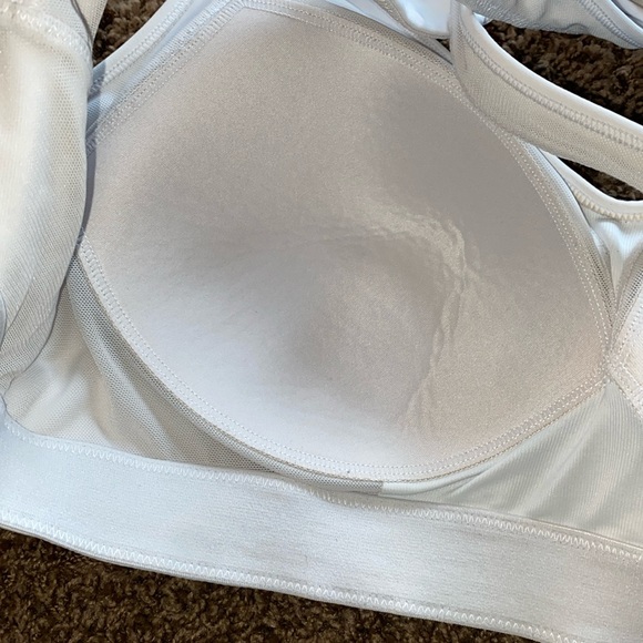 Yvette Power Crossback Sports Bra - Picture 9 of 11